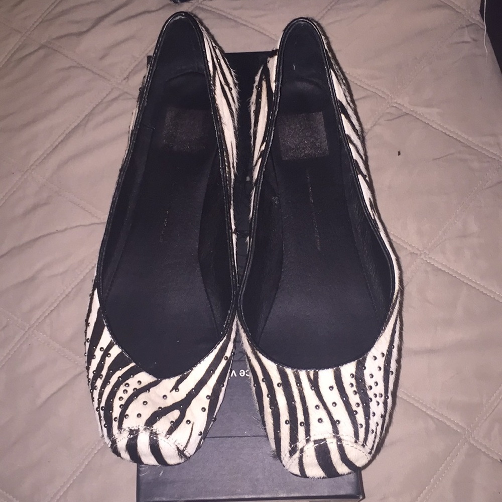 Black/white zebra faux fur flats
